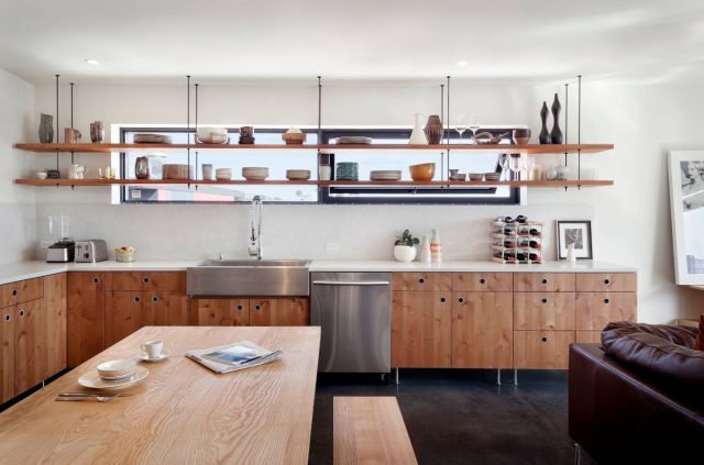 Open shelves with attachment to the ceiling