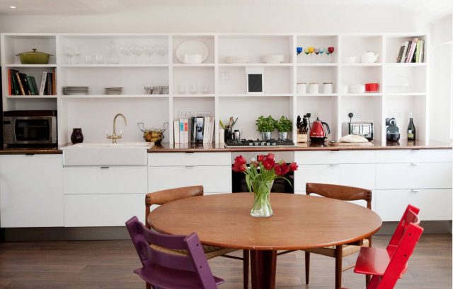 White rack in the kitchen