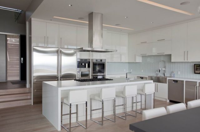 Spacious white kitchen